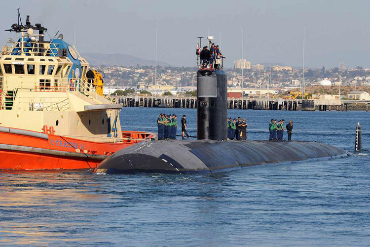 The nuclear-powered fast-attack submarine USS Pasadena (SSN-752) departing Naval Base Point Loma, San Diego. Photo: U.S. Navy